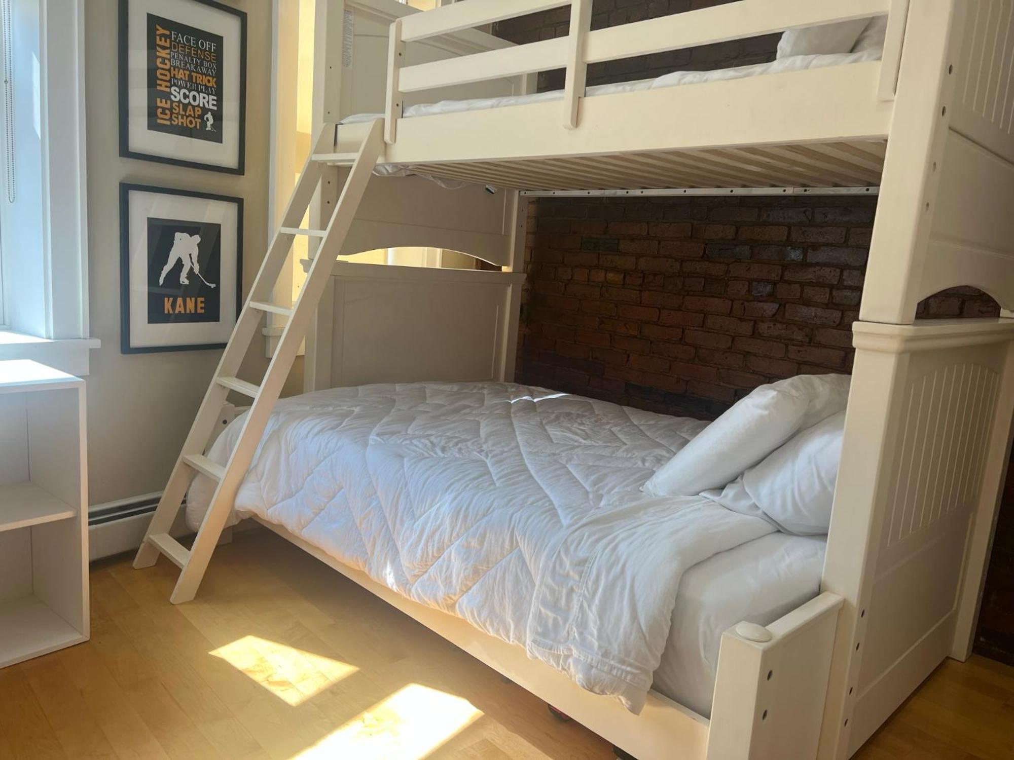 North End Harbor View Condo. Free Parking Boston