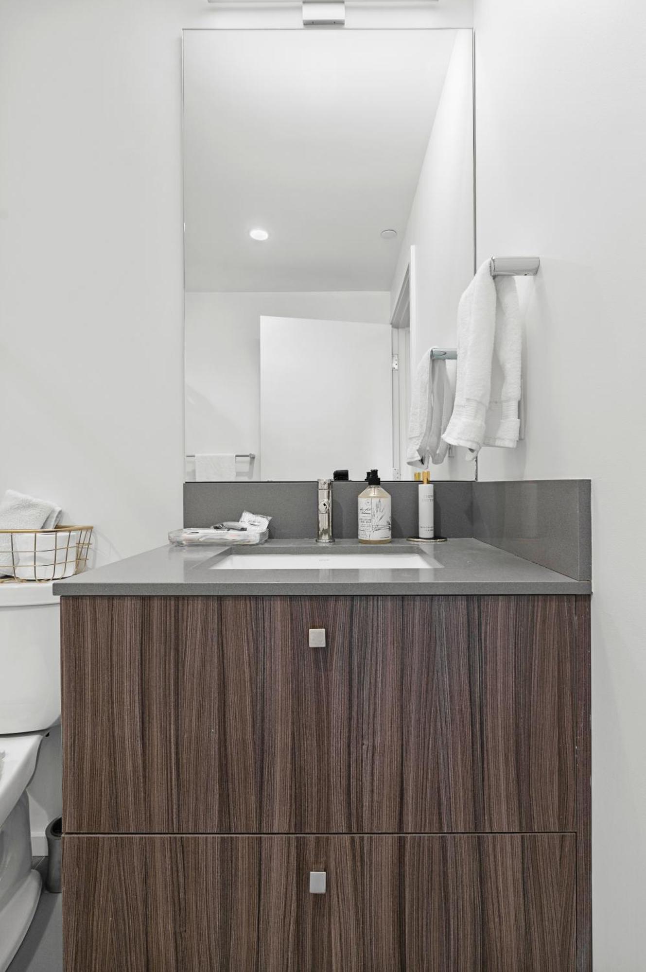 Apartment Vip Quarters By Orchard Group Boston