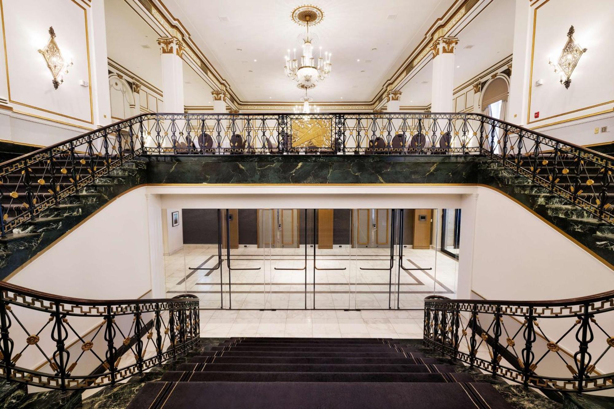 Hilton Park Plaza