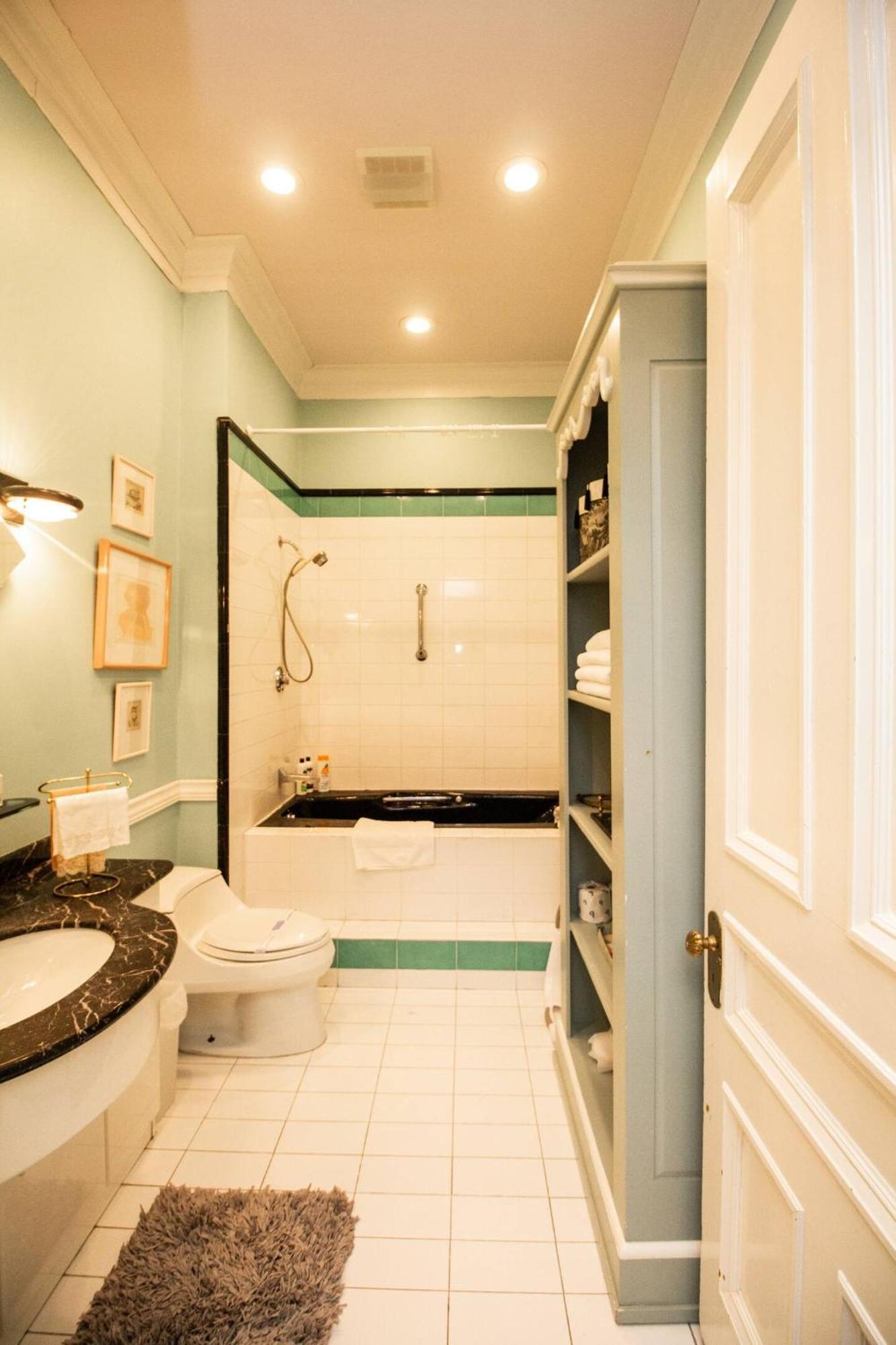 Back Bay Efficiency Unit, Pvt Bath, Kitchenette Apartamento