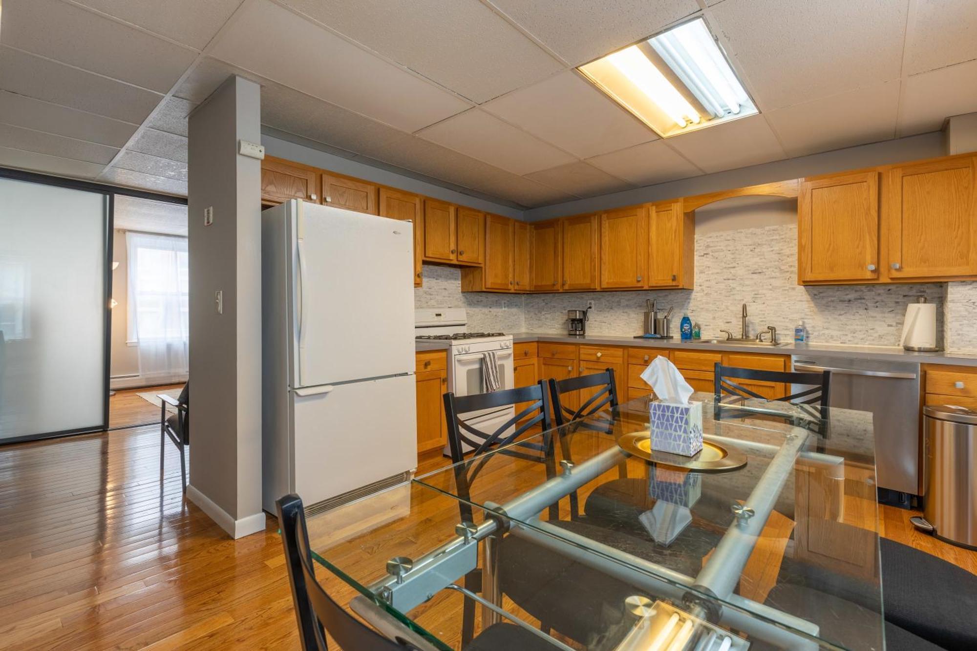 3 Bed 1 Bath In Historic Building Apartamento Boston