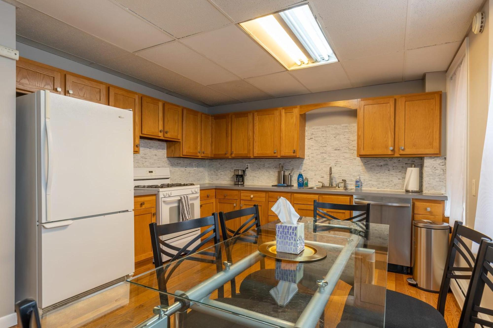 Apartamento 3 Bed 1 Bath In Historic Building