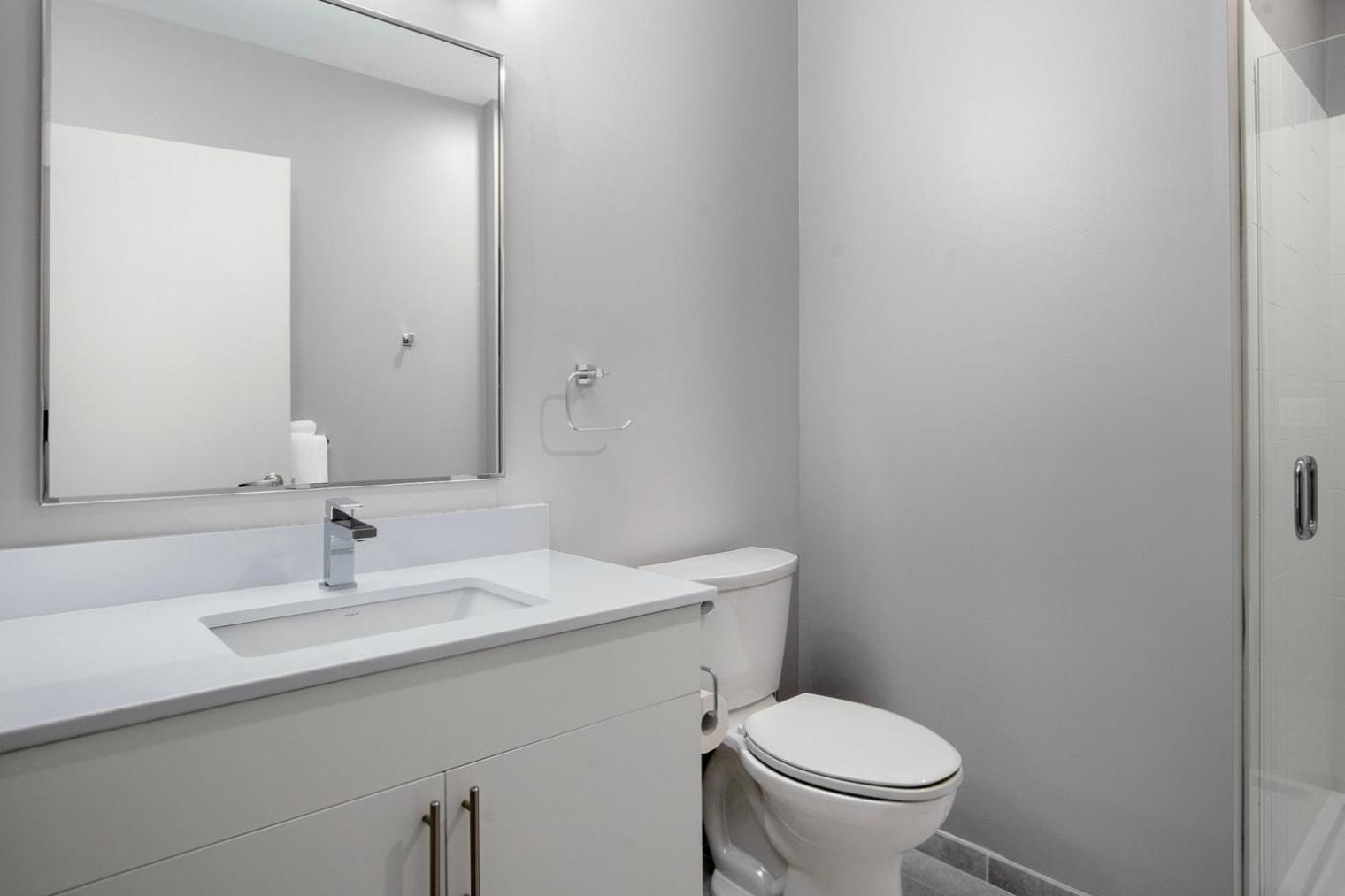 Brighton Jr 1br W Gym Laundry On The River Bos-999 * Boston
