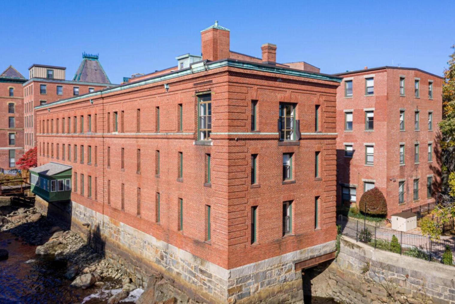 Blueground Dorchester Lower Mills Gym Laundry Bos-1041 Boston