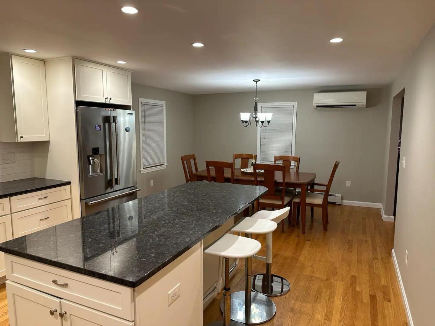 Single Family House - 19' Train To Back Bay Holiday home *