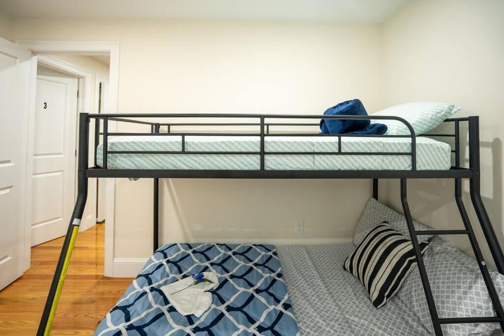 Apartment 80-3 3Br Boston - Charming Apt Near Harvard Square *