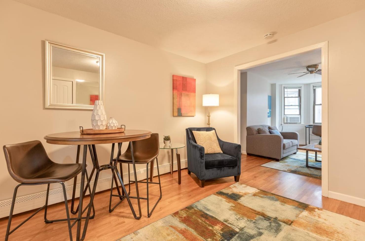 Entire Near Wharf - Bs-3 *