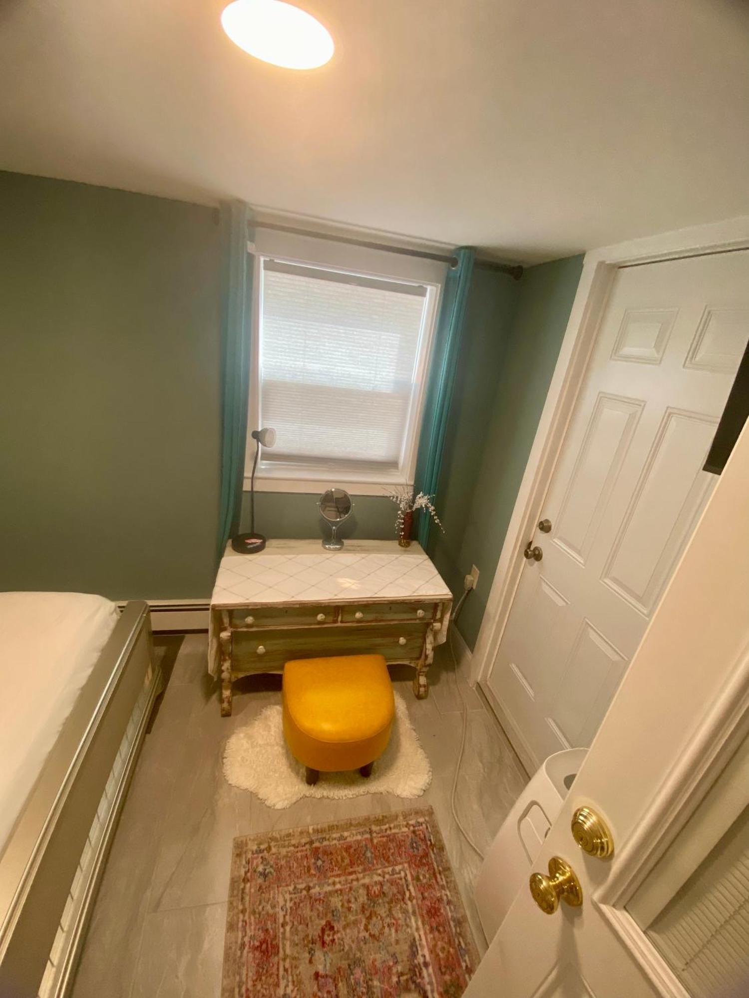 Comfy And Chic Apartment! Free Parking Apartment *
