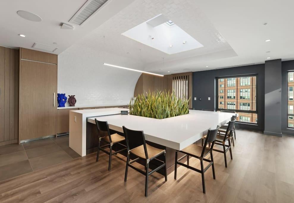 Apartment Chic 2br 2ba Retreat In The Heart Of Fenway Park Boston