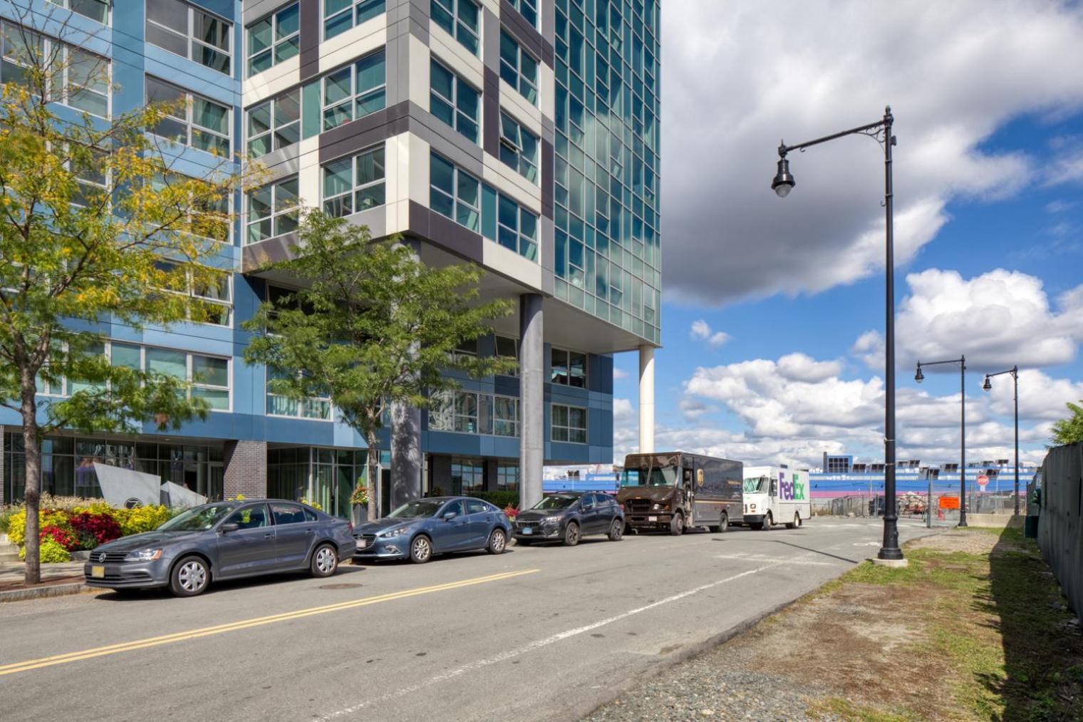East Cambridge 1br W Gym Wd Nr Lechmere T Bos-866 Boston
