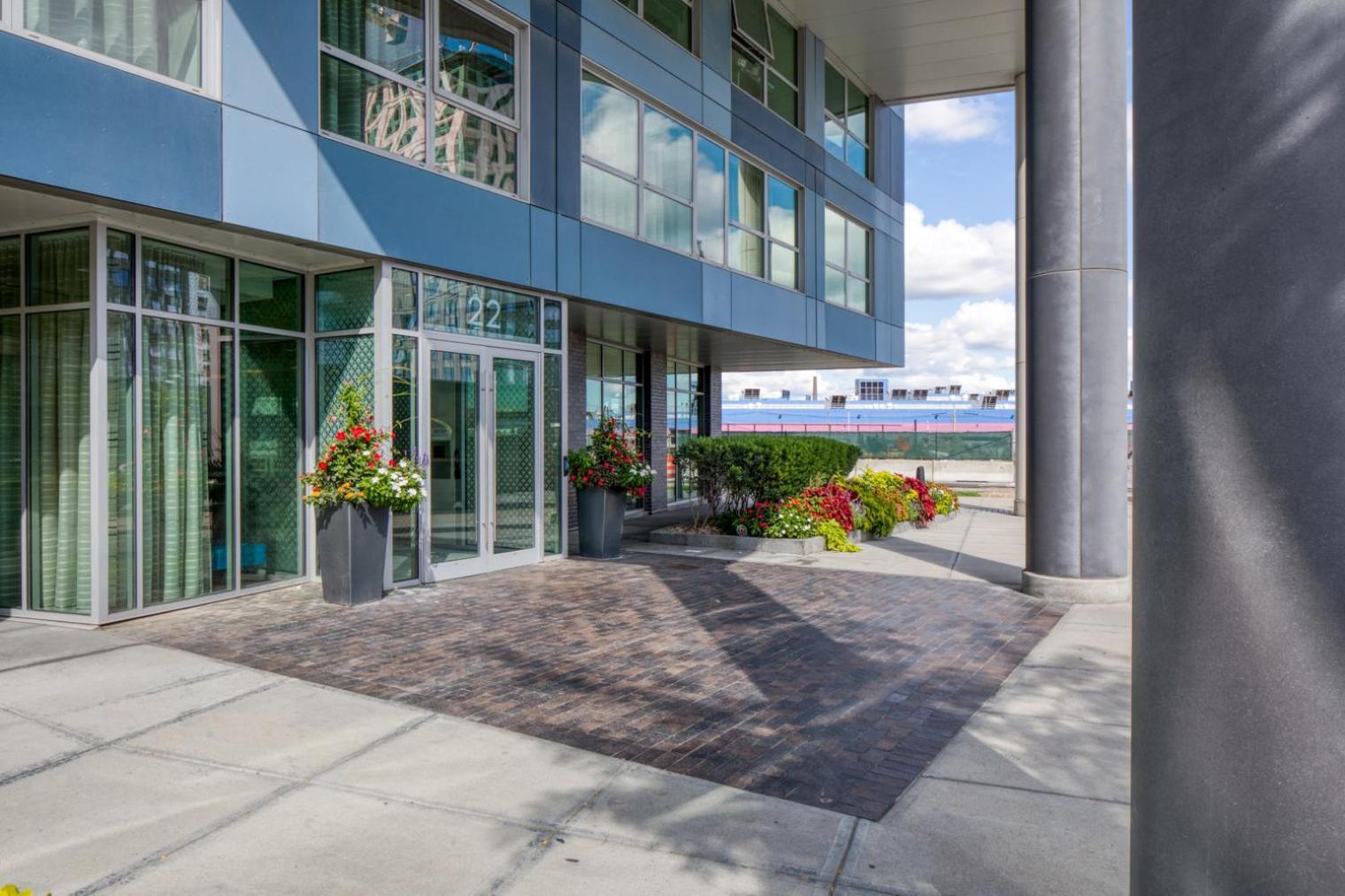 East Cambridge 1br W Gym Wd Nr Lechmere T Bos-866