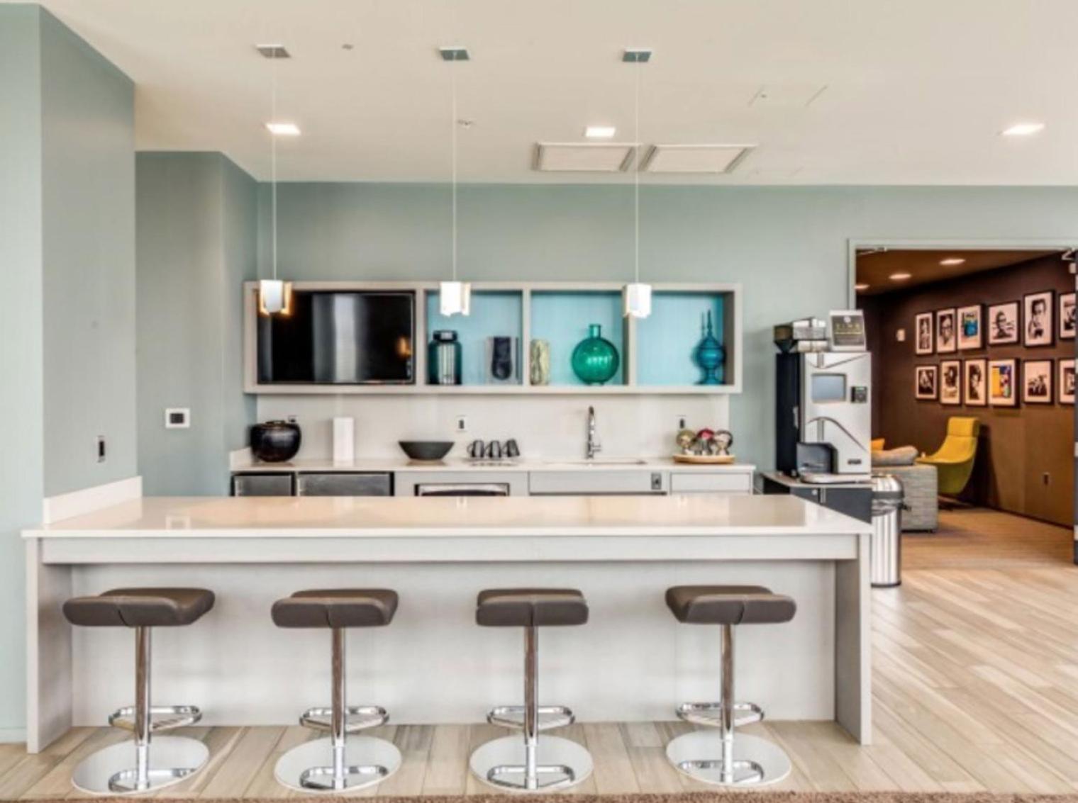 East Cambridge 1br W Gym Wd Nr Lechmere T Bos-866 * Boston