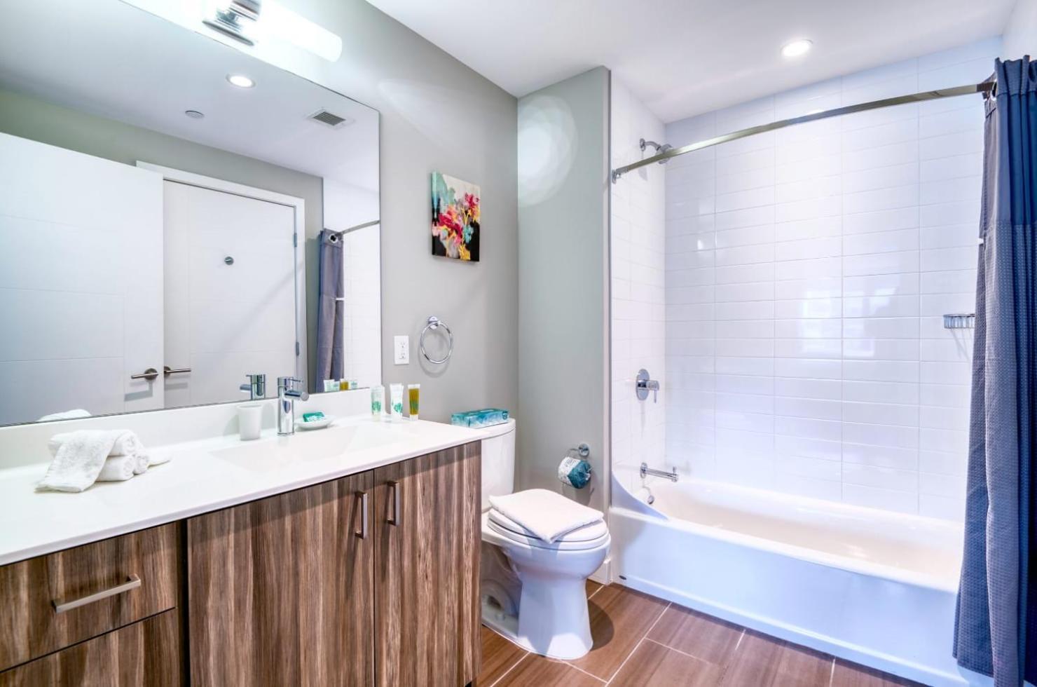 Modern With Water Views Apartamento *
