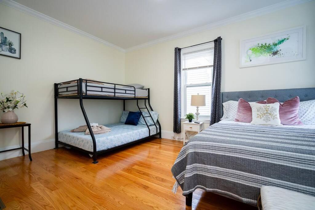 14b-newly Renovated, Uniquely Decorated * Boston