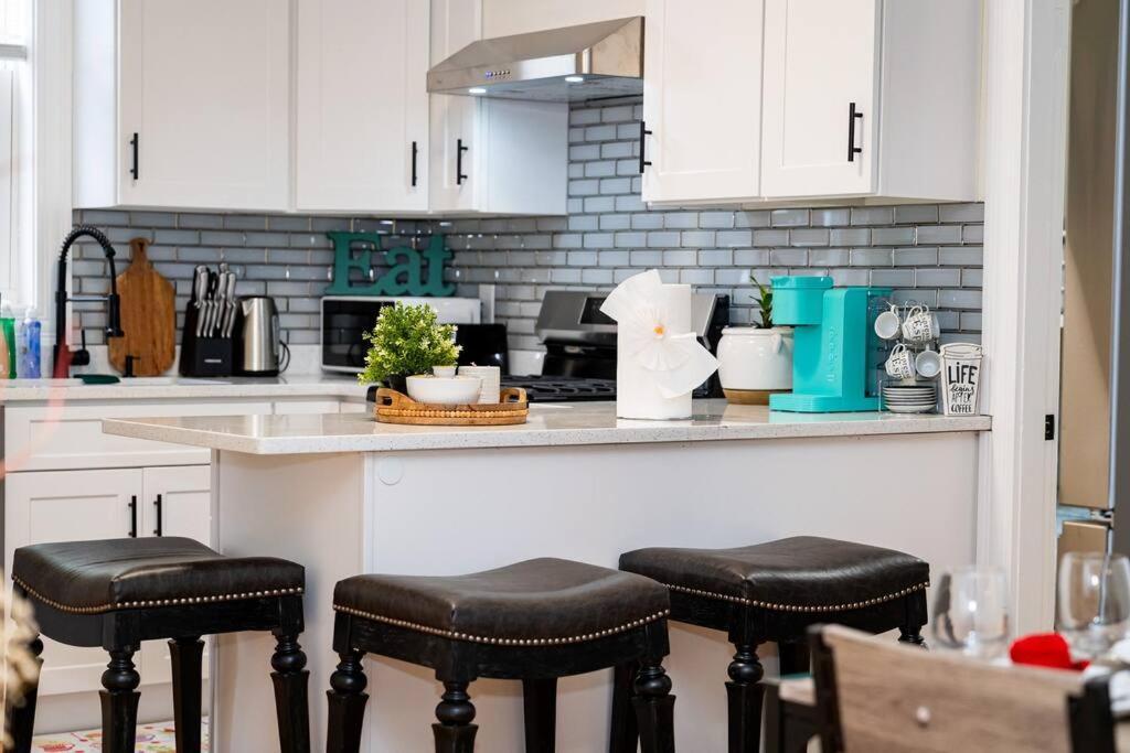Apartment 14b-newly Renovated, Uniquely Decorated