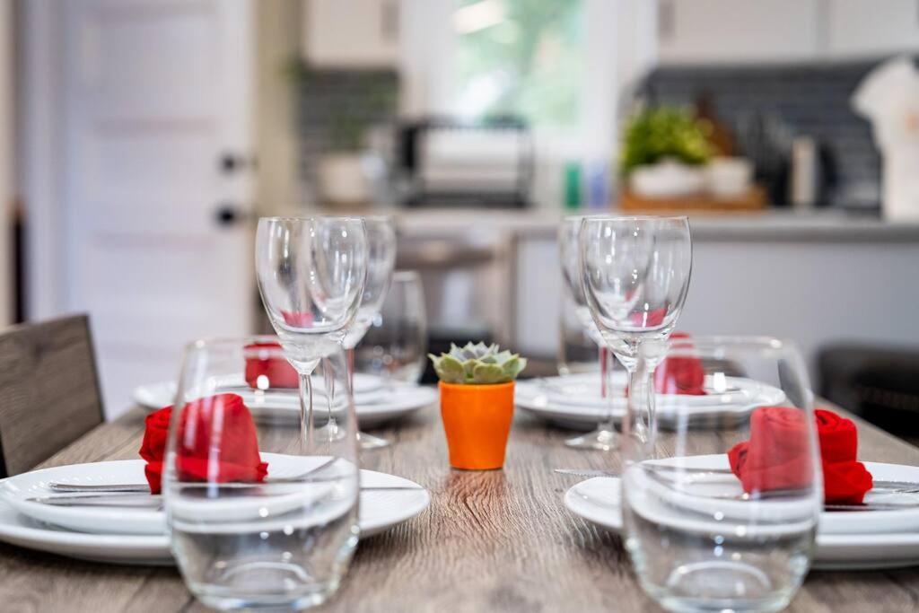 Apartment 14b-newly Renovated, Uniquely Decorated