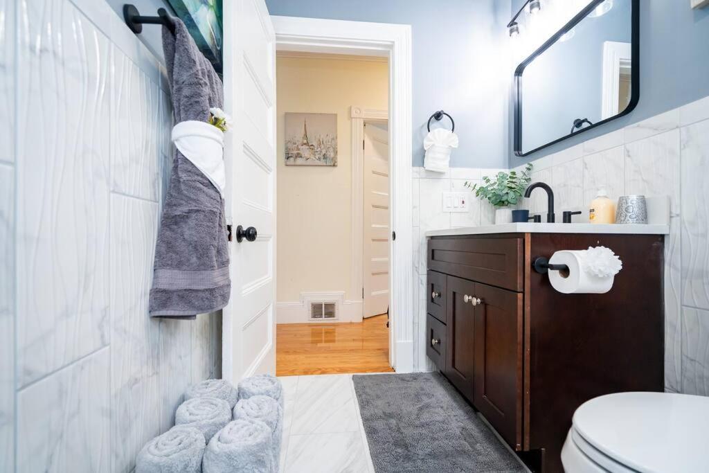14b-newly Renovated, Uniquely Decorated * Boston