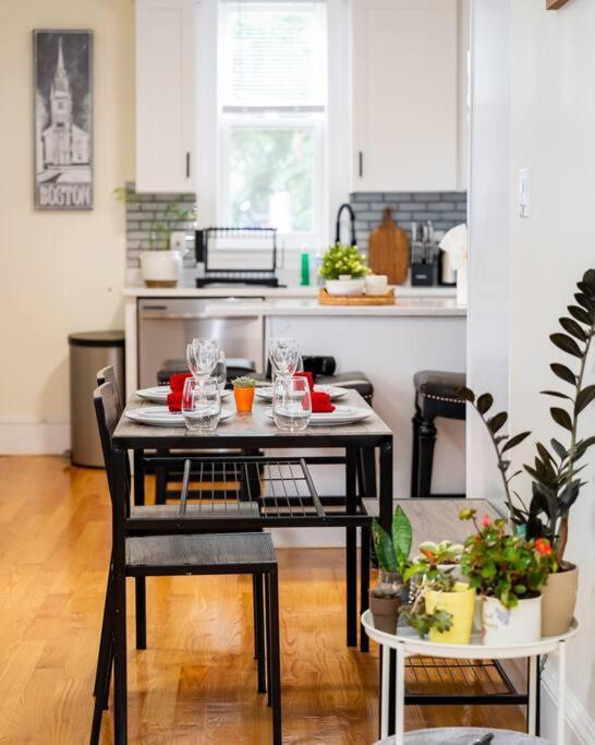 14b-newly Renovated, Uniquely Decorated Apartment *