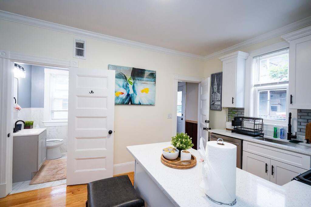 Apartment 14b-newly Renovated, Uniquely Decorated