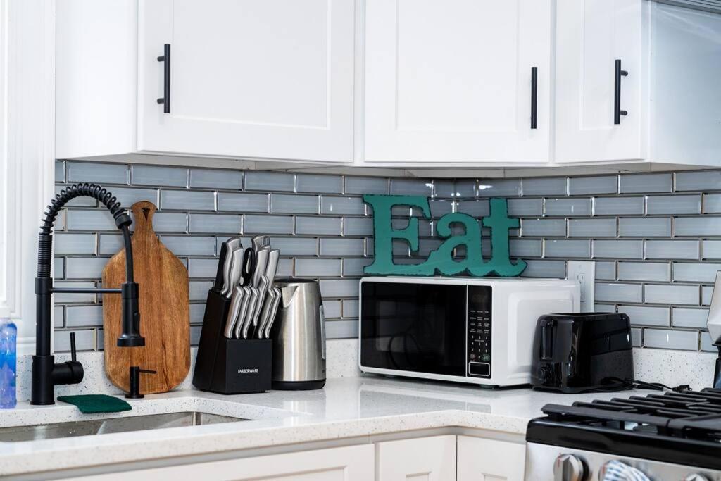 14b-newly Renovated, Uniquely Decorated Apartment