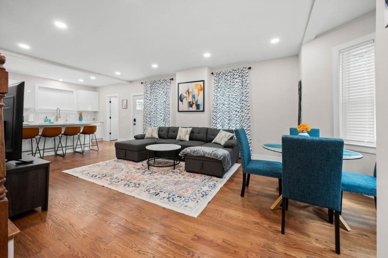 Holiday home Luxe 3bd 2ba Close To Downtown W Free Parking