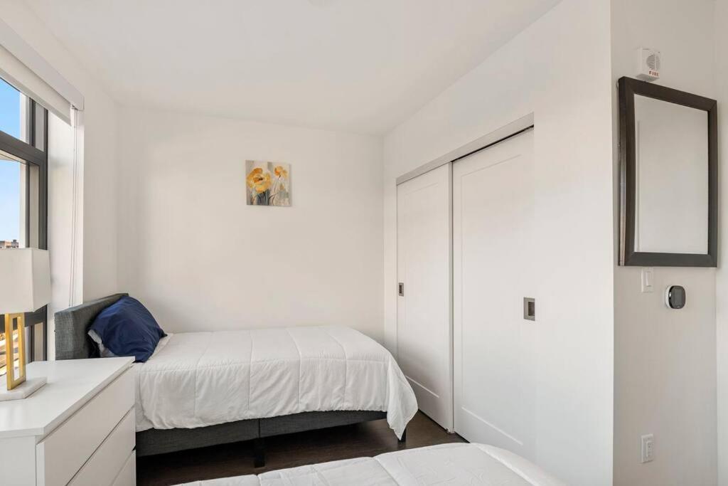 Apartment Spacious 2bed 2bath, King Bed, Steps Fenway Park