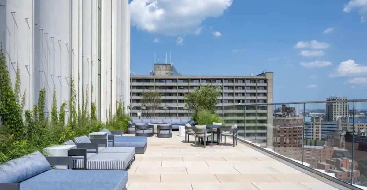 Back-bay Upscale Penthouse W Roof-top Apartamento *