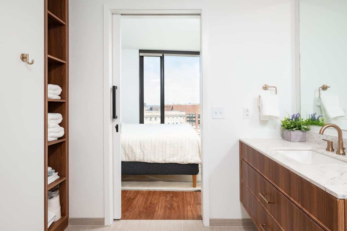 Apartamento Back-bay Upscale Penthouse W Roof-top