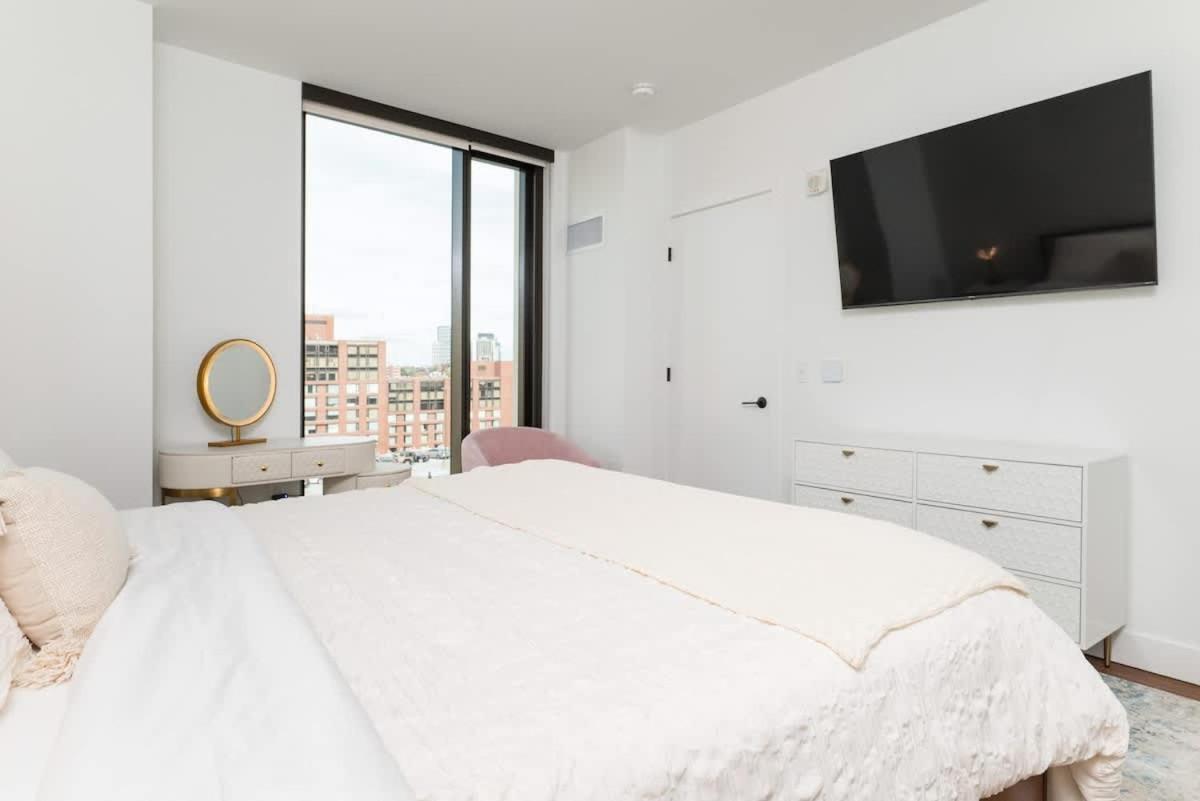 Apartment Back-bay 2br W Roof Gym Parking Boston