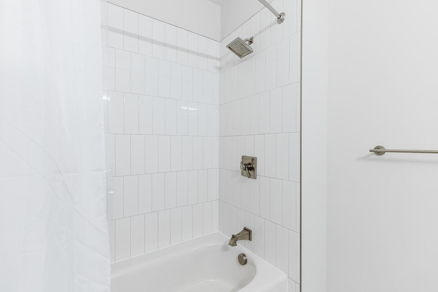 Blueground East 2bd Bos-1126 *