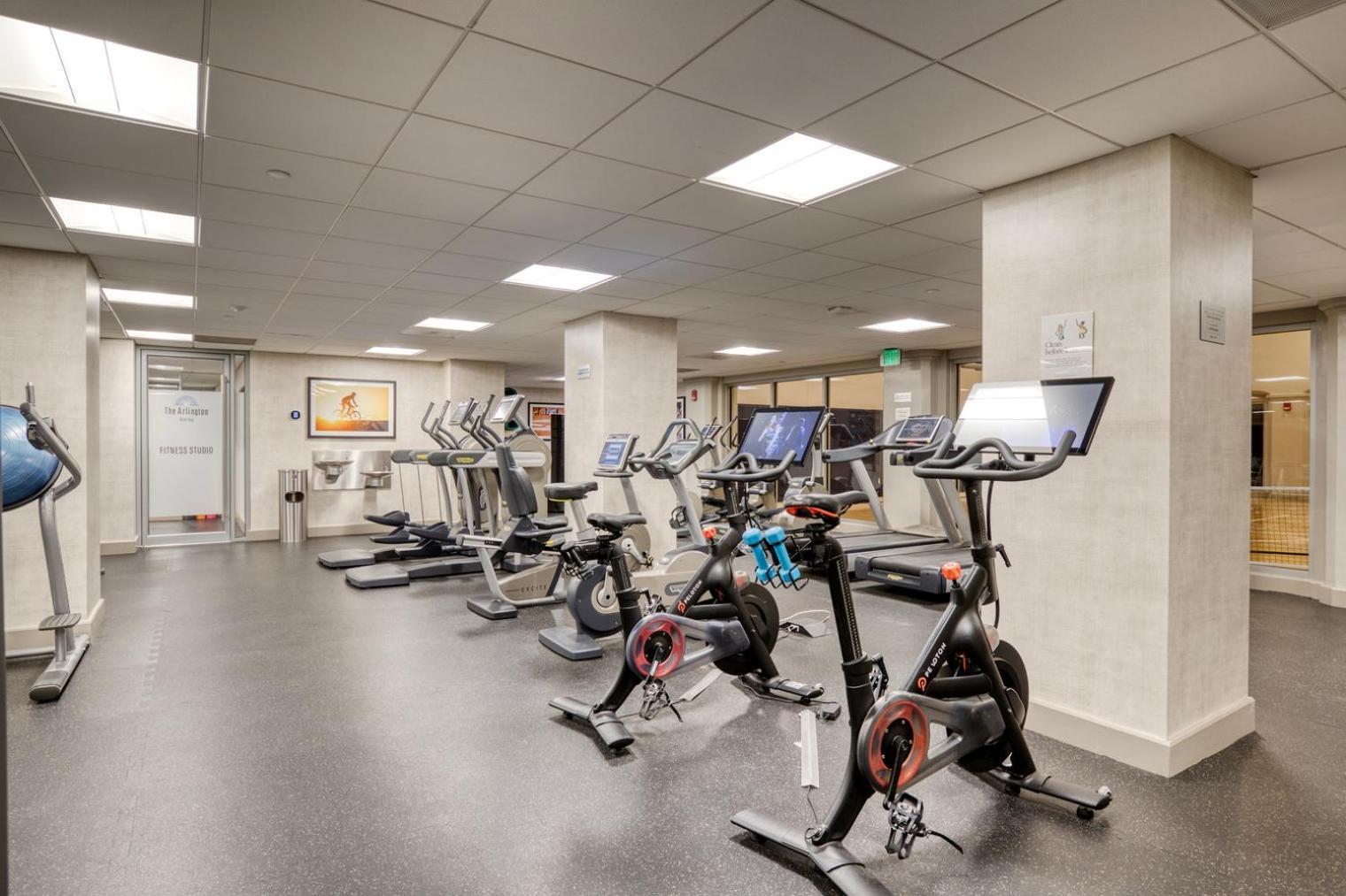 Apartment Back Bay 1br W Gym Wd Basketball Nr T Bos-939