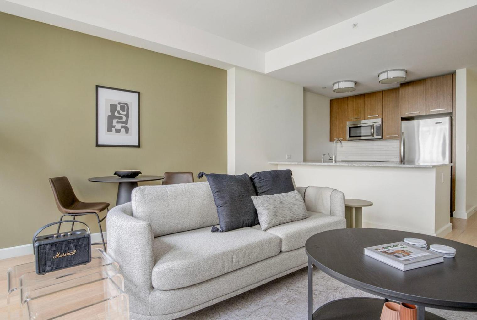 Back Bay 1br W Gym Wd Basketball Nr T Bos-939 Boston