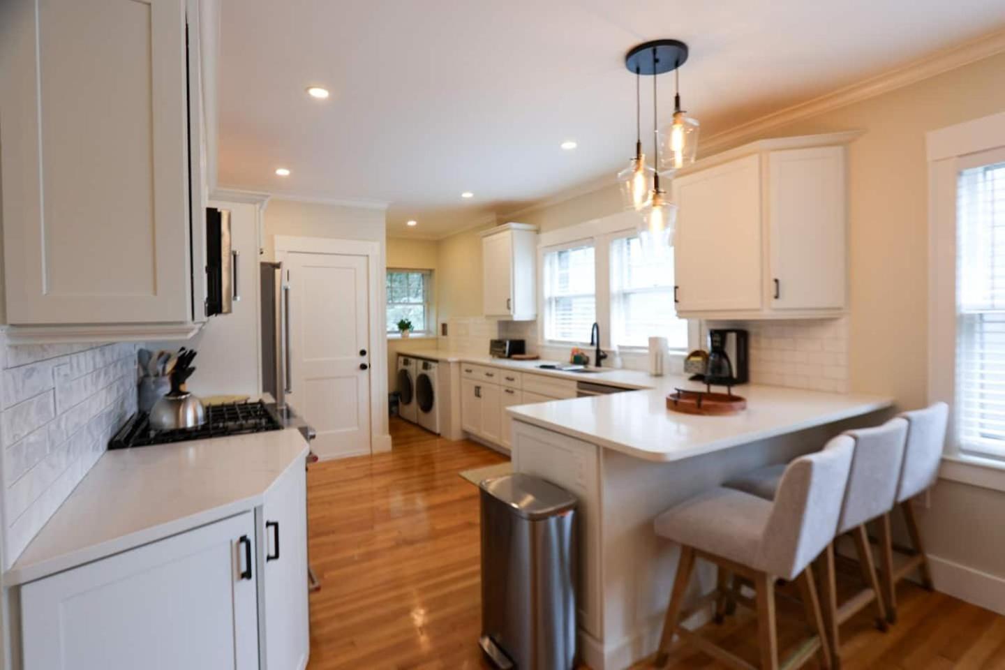 Umass Boston, Beach, Renovated, Ca, In-unit Lau