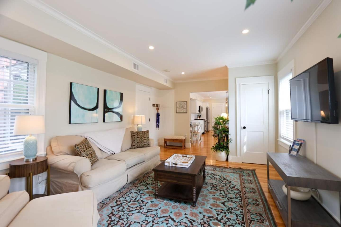 Umass Boston, Beach, Renovated, Ca, In-unit Lau *