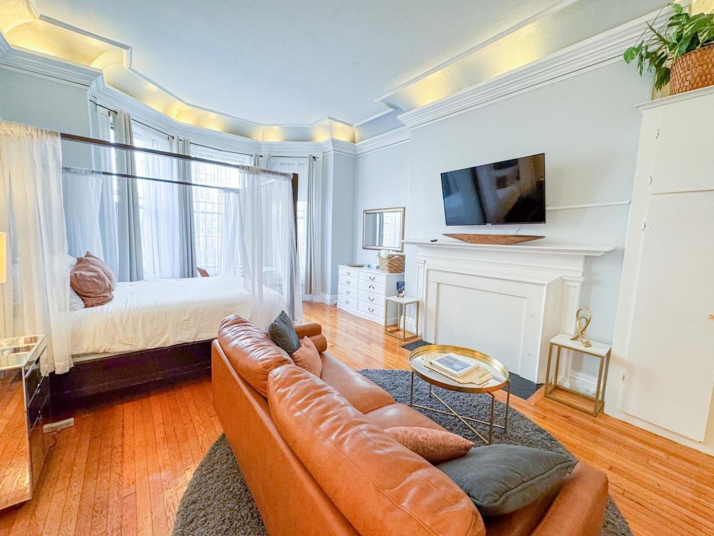 Brownstone Oversized Furnished In Back Bay Apartment Boston