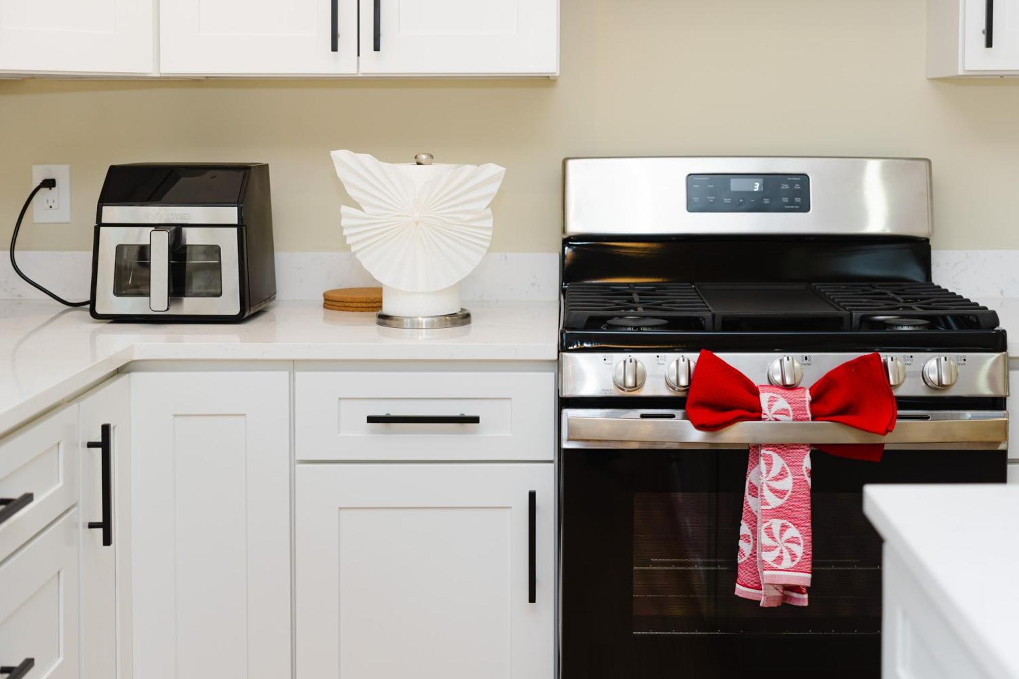Apartment 60-3 3Br Boston - Sleek Apt Near Wollaston Beach