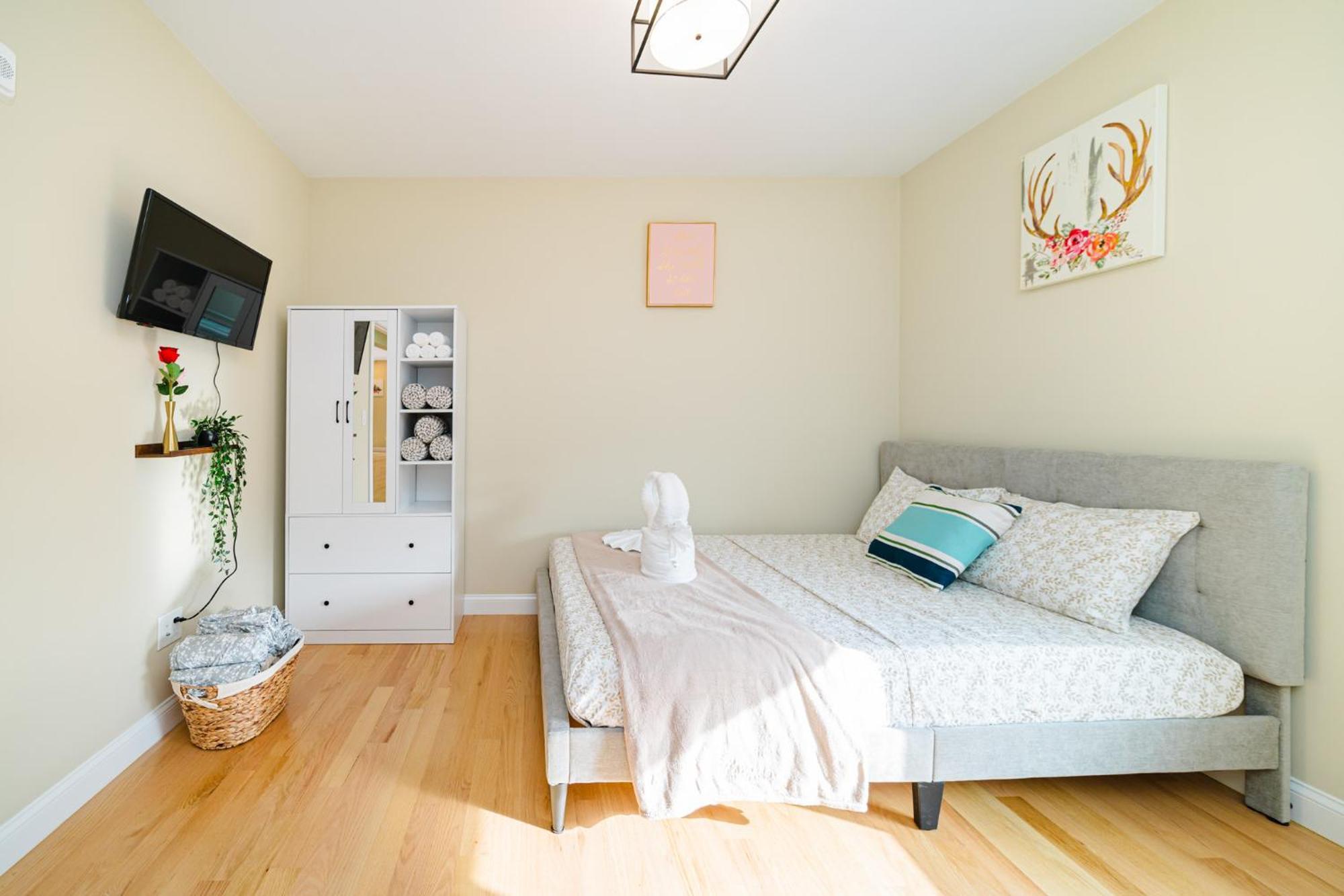 60-3 3Br Boston - Sleek Apt Near Wollaston Beach