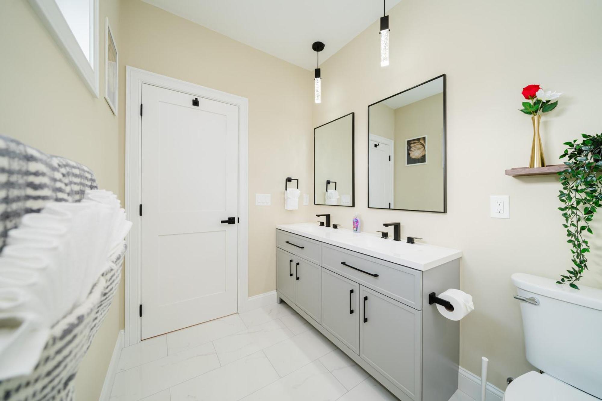 60-3 3Br Boston - Sleek Apt Near Wollaston Beach