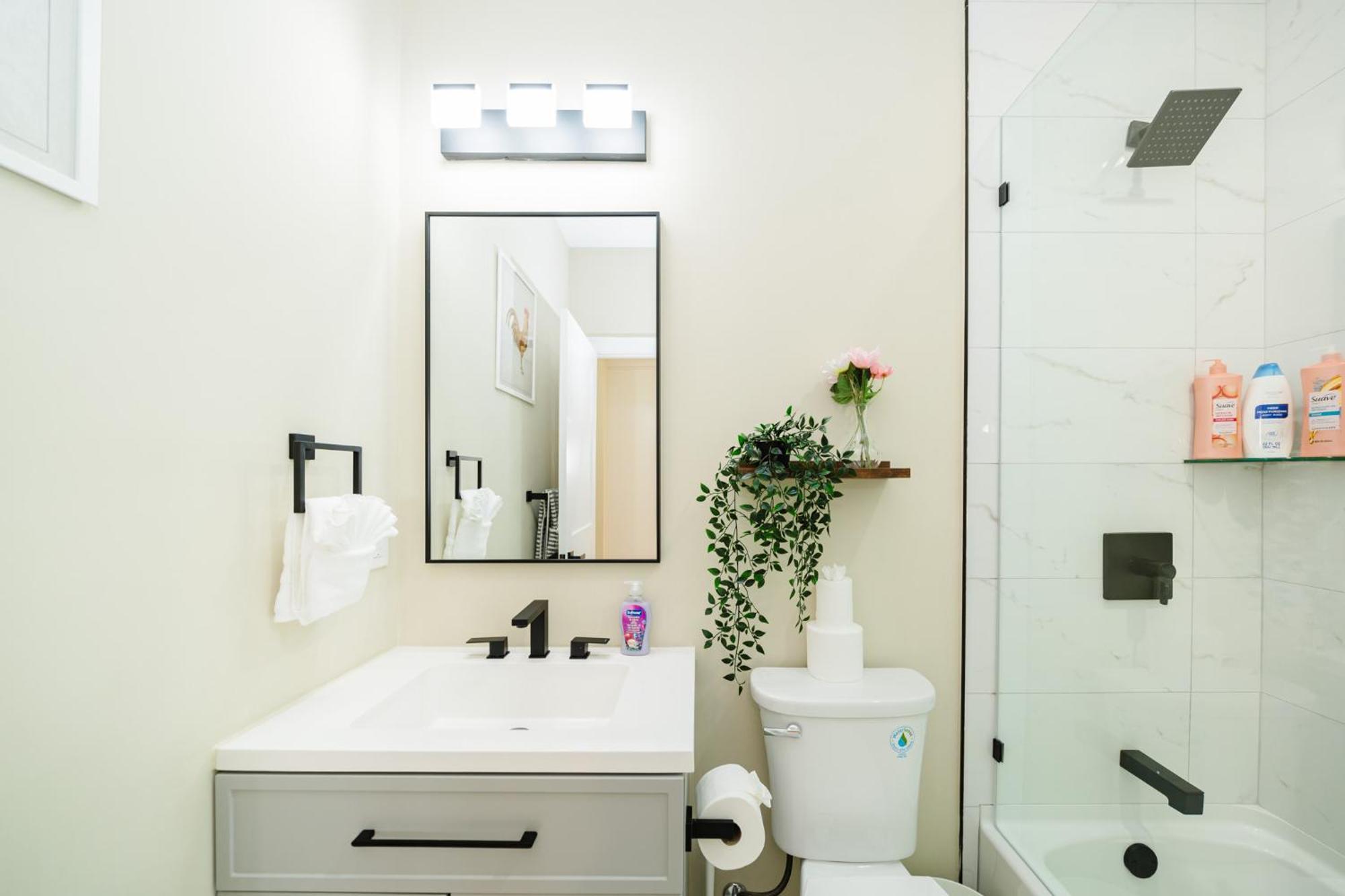 Apartment 60-3 3Br Boston - Sleek Apt Near Wollaston Beach *