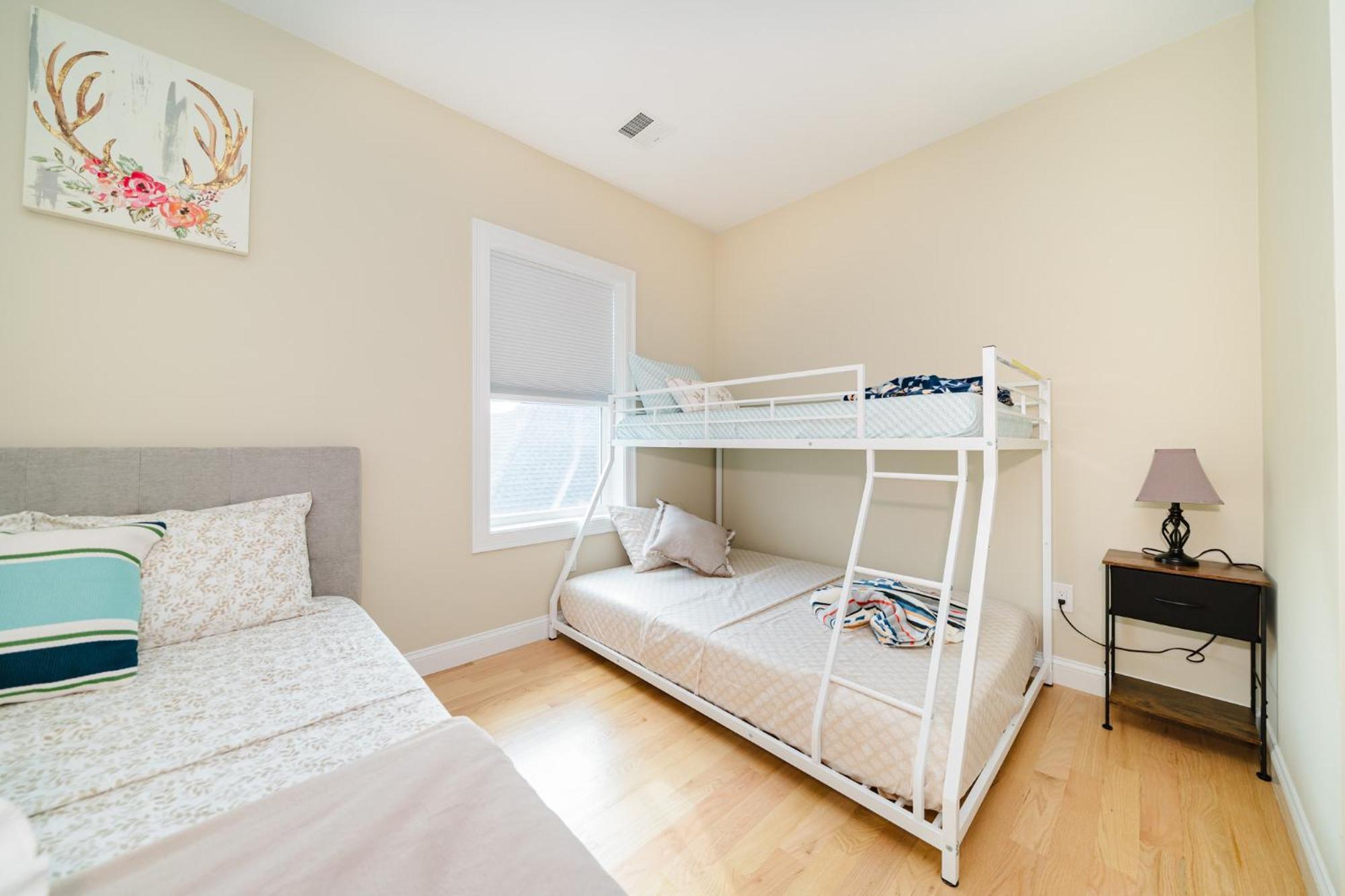 60-3 3Br Boston - Sleek Apt Near Wollaston Beach