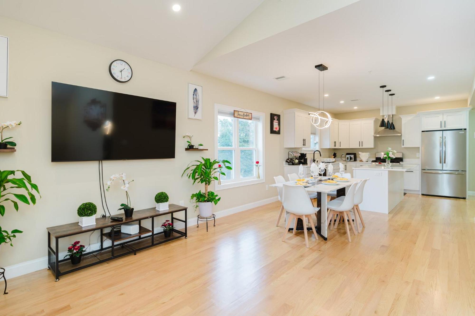Apartment 60-3 3Br Boston - Sleek Apt Near Wollaston Beach *