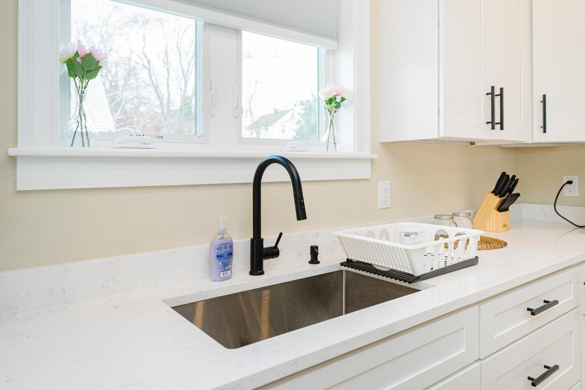 Apartment 60-3 3Br Boston - Sleek Apt Near Wollaston Beach