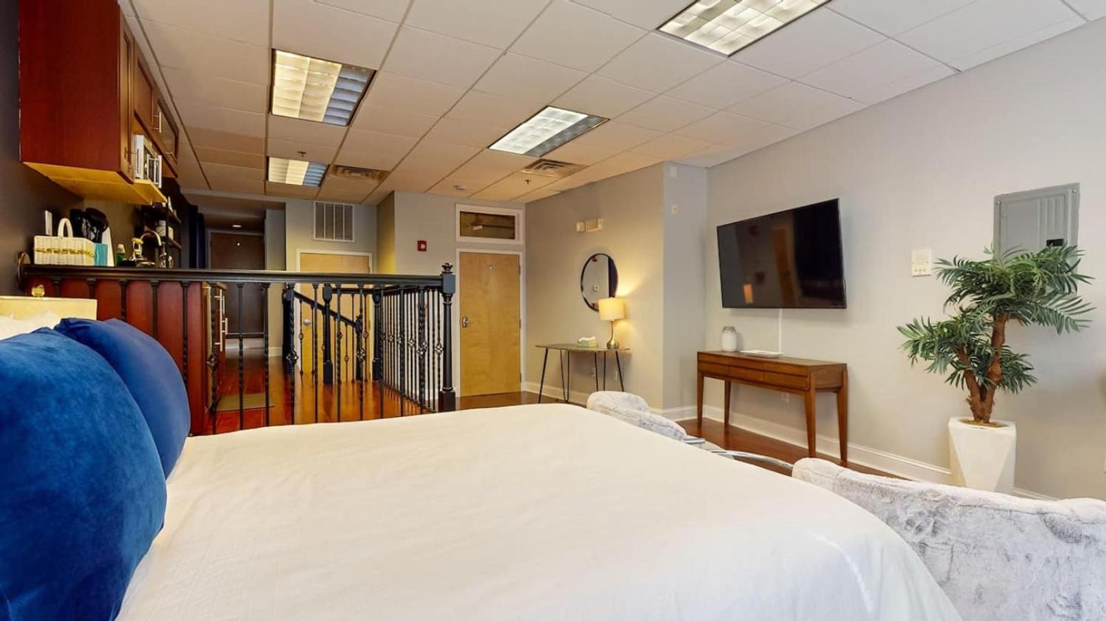 Cozy Near Faneuil Hallquincy Market Apartment