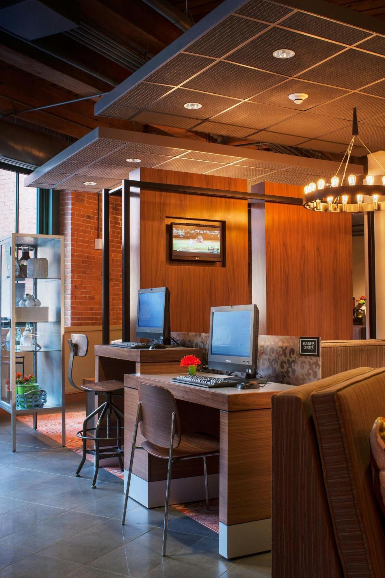 Hotel By Marriott Downtown Seaport