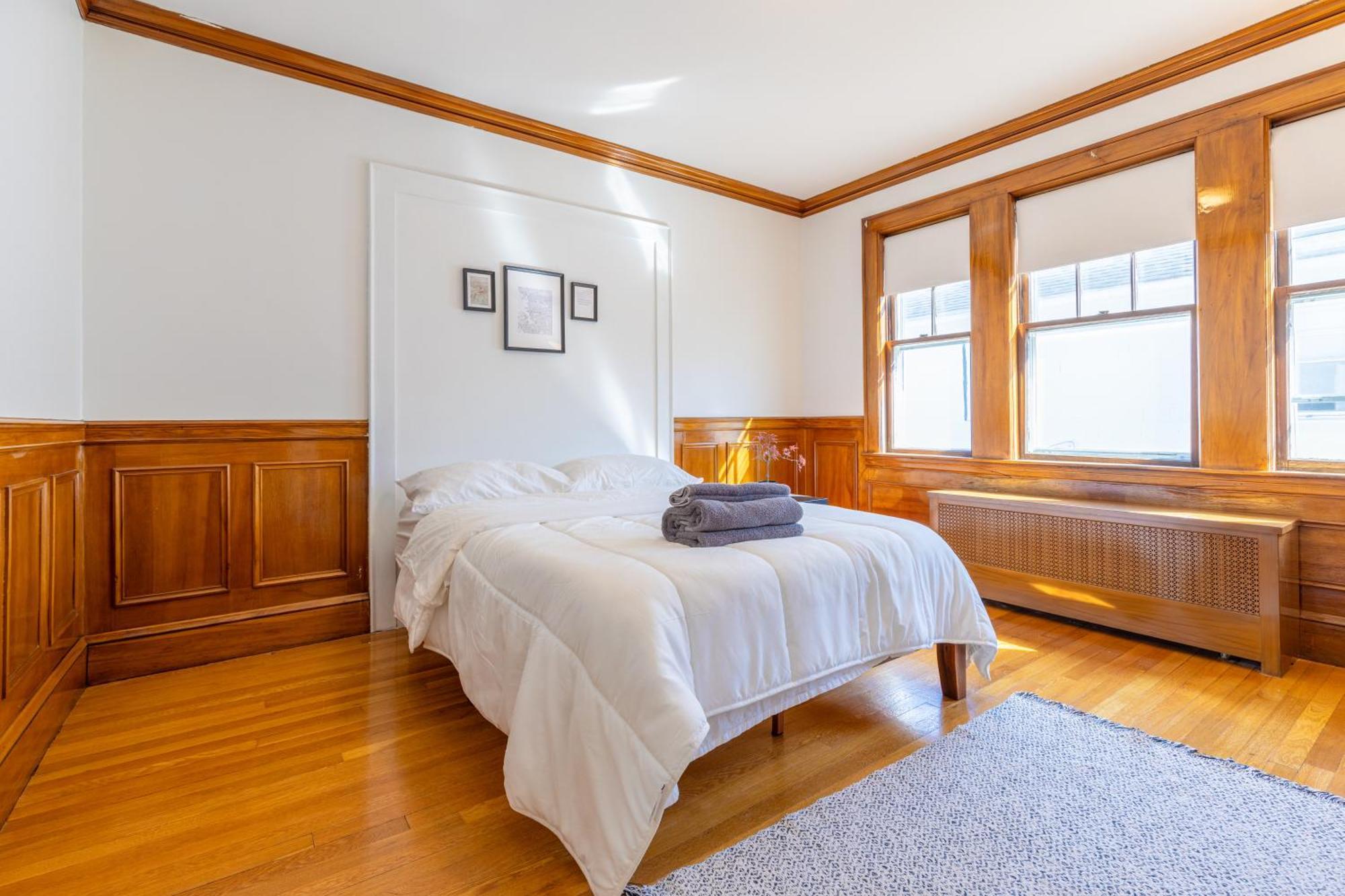 Sunny Private Bedroom #5 *