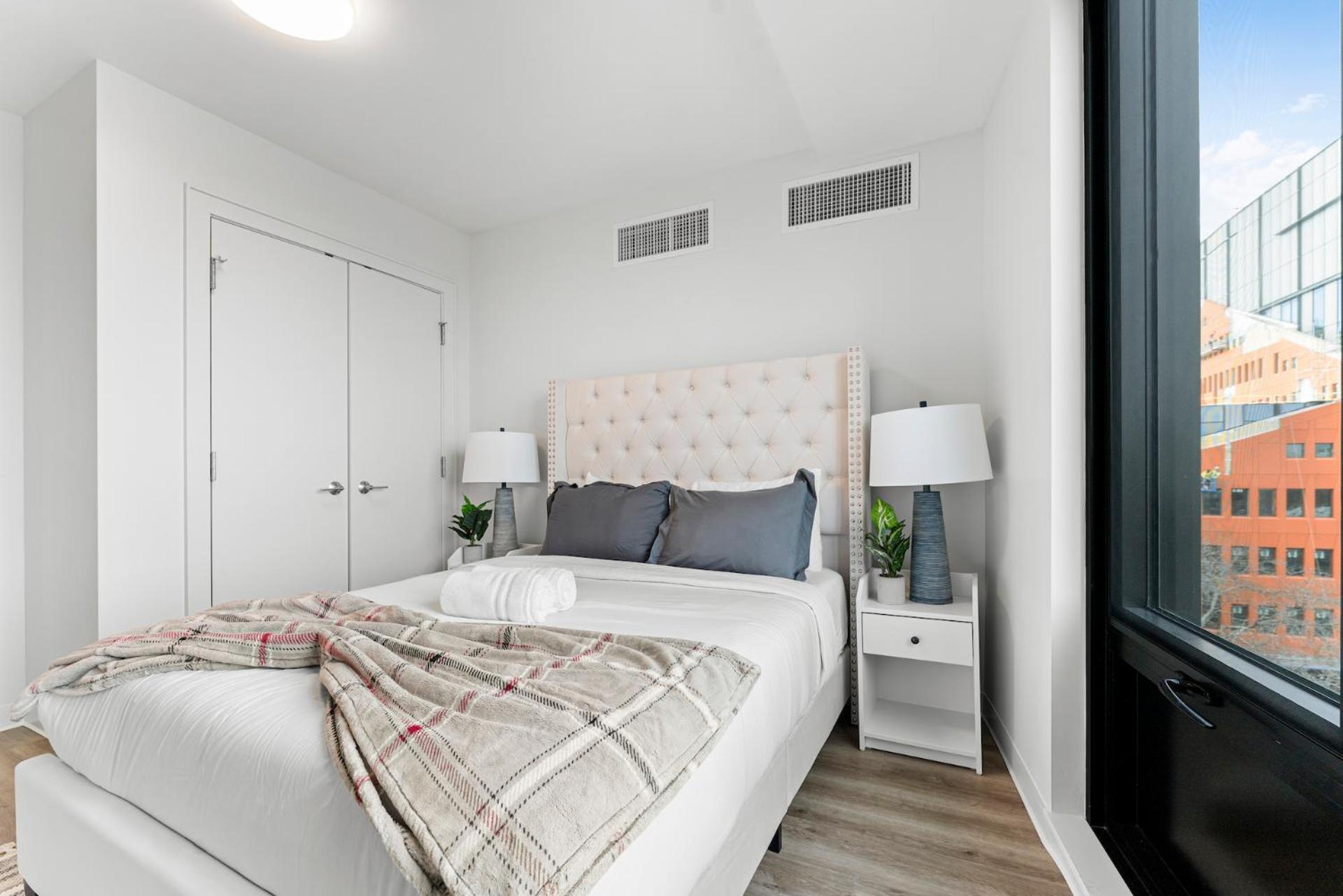 Apartment Furnished Luxury Next To Harvard Stadium *