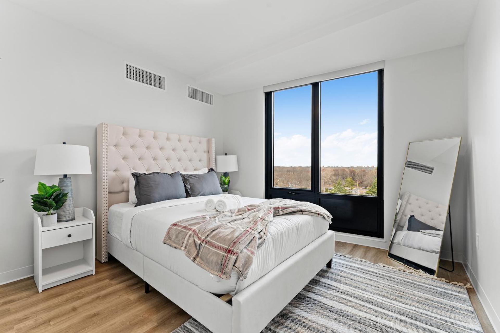Apartment Furnished Luxury Next To Harvard Stadium *