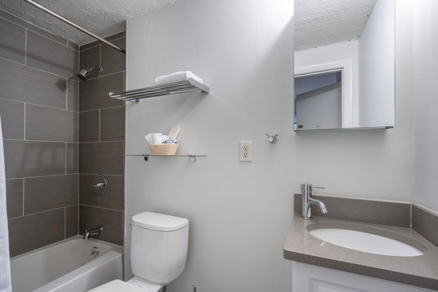 Well-situated S End Studio W Wd Nr T Stops Bos-136 * Boston
