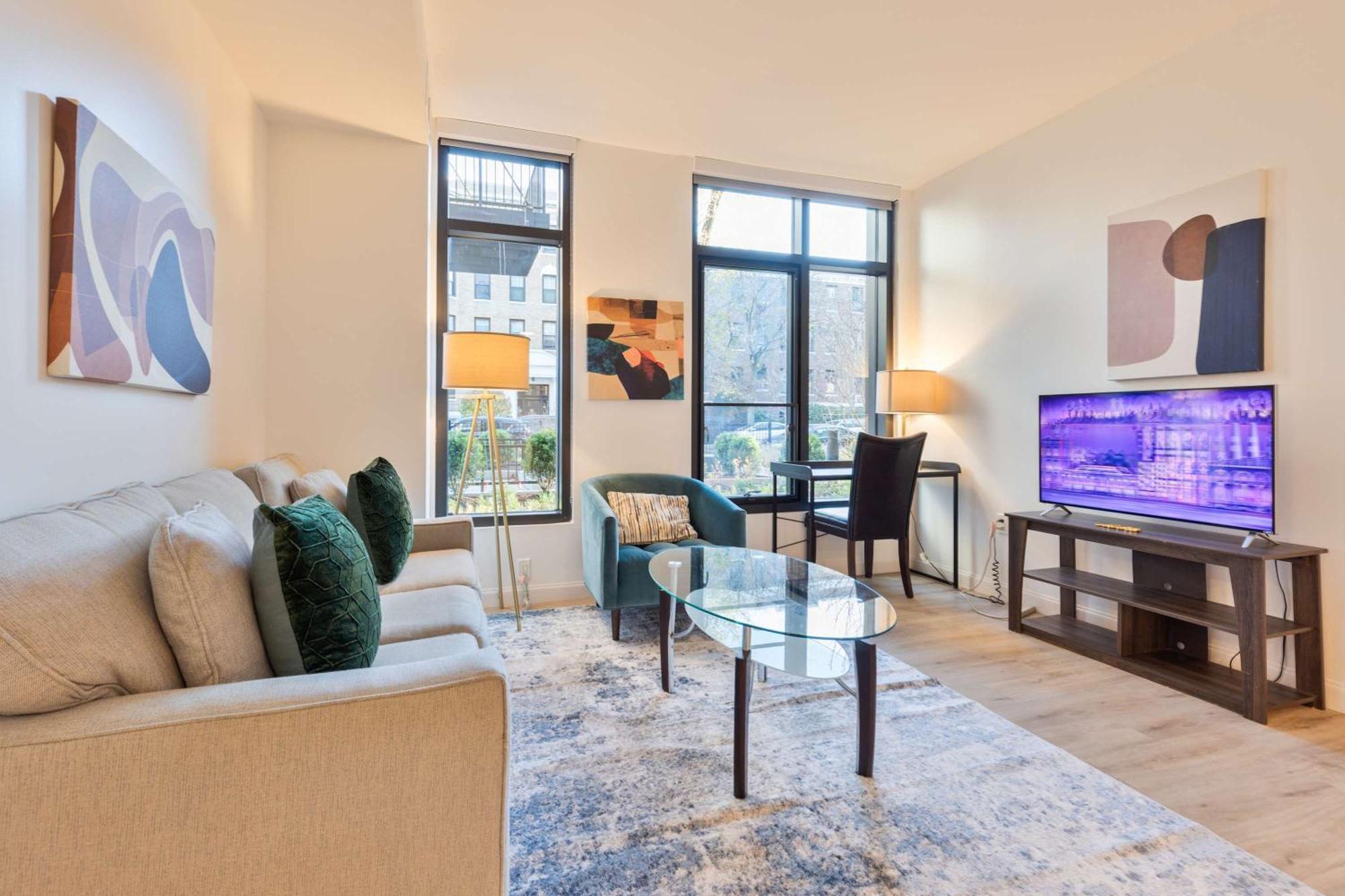 Gorgeous With Kitchen-idl-347 Boston