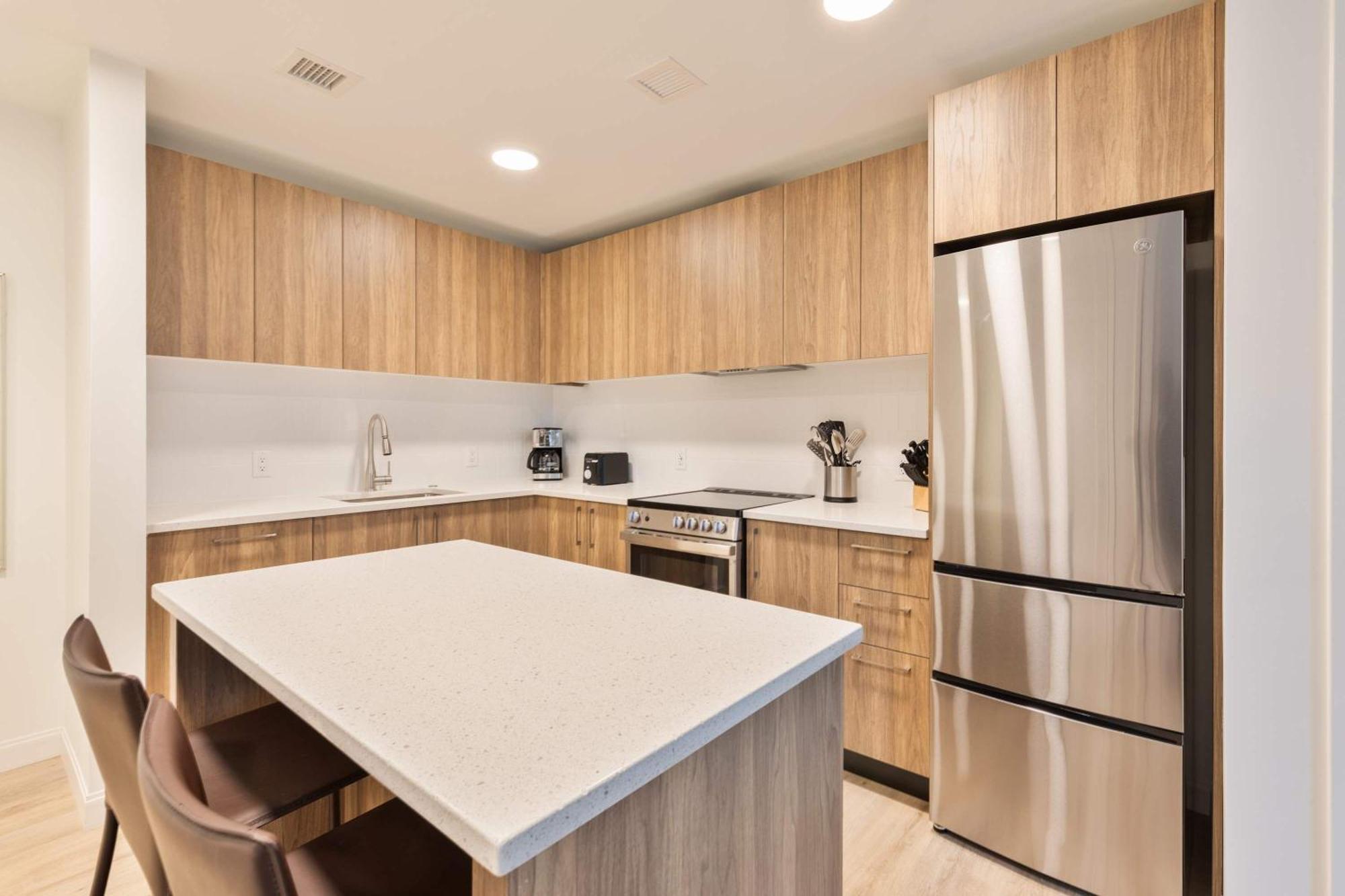 Apartment Gorgeous With Kitchen - Idl-521 *
